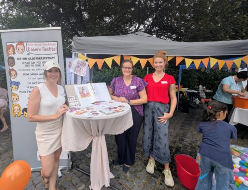 Das Team der Frühen Hilfen beim Weltkindertag 2025 in Grevenbroich